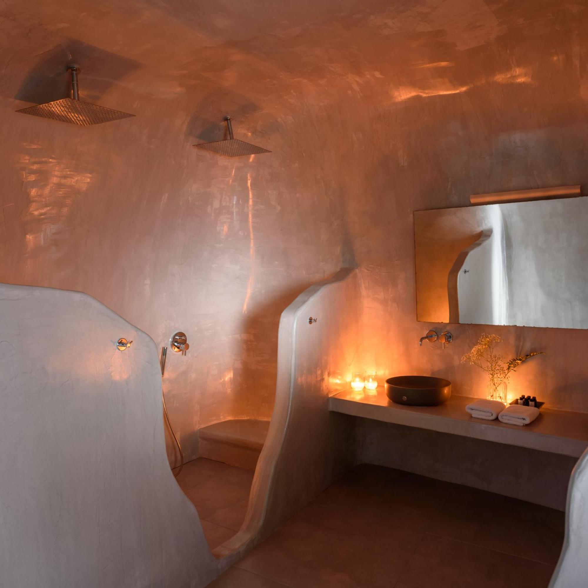 Cave Suite Caldera View Hot Tub