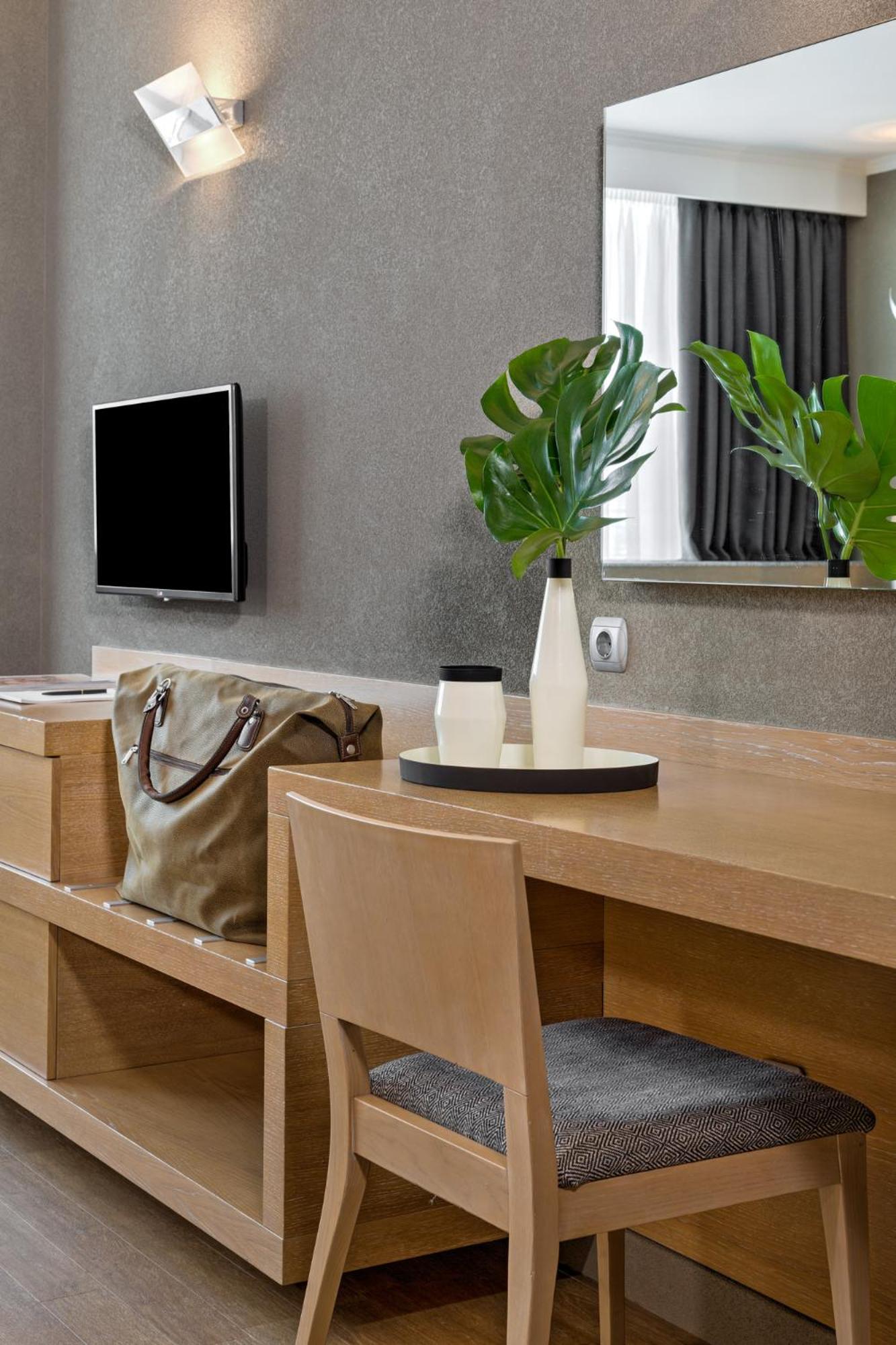 Business Suite,1208140015:JPEG