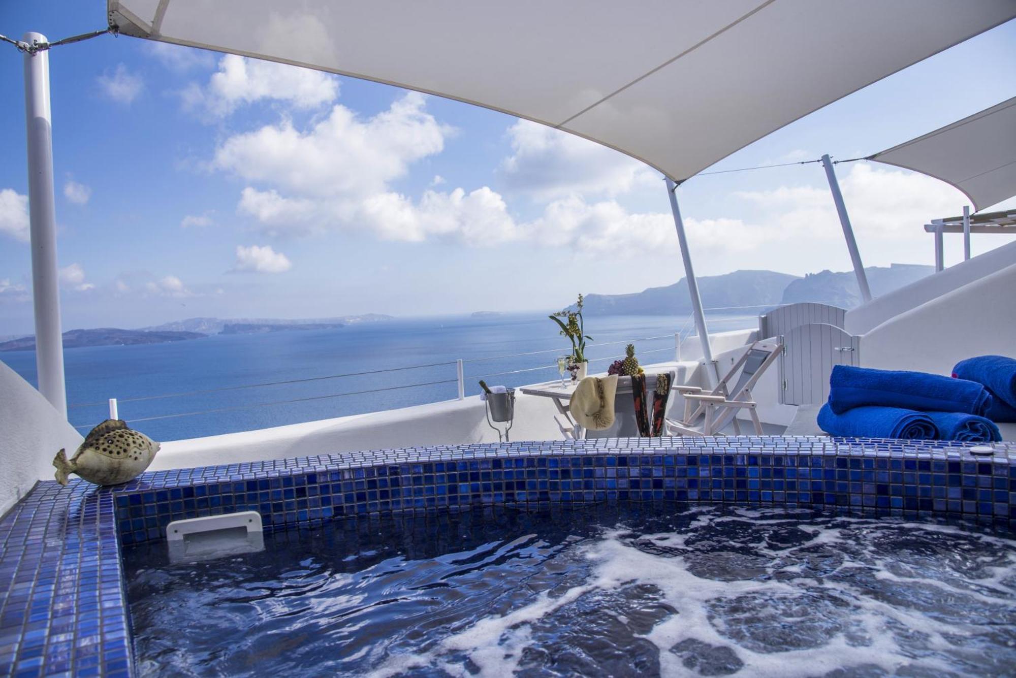 Passion Suite Hot Tub Caldera View