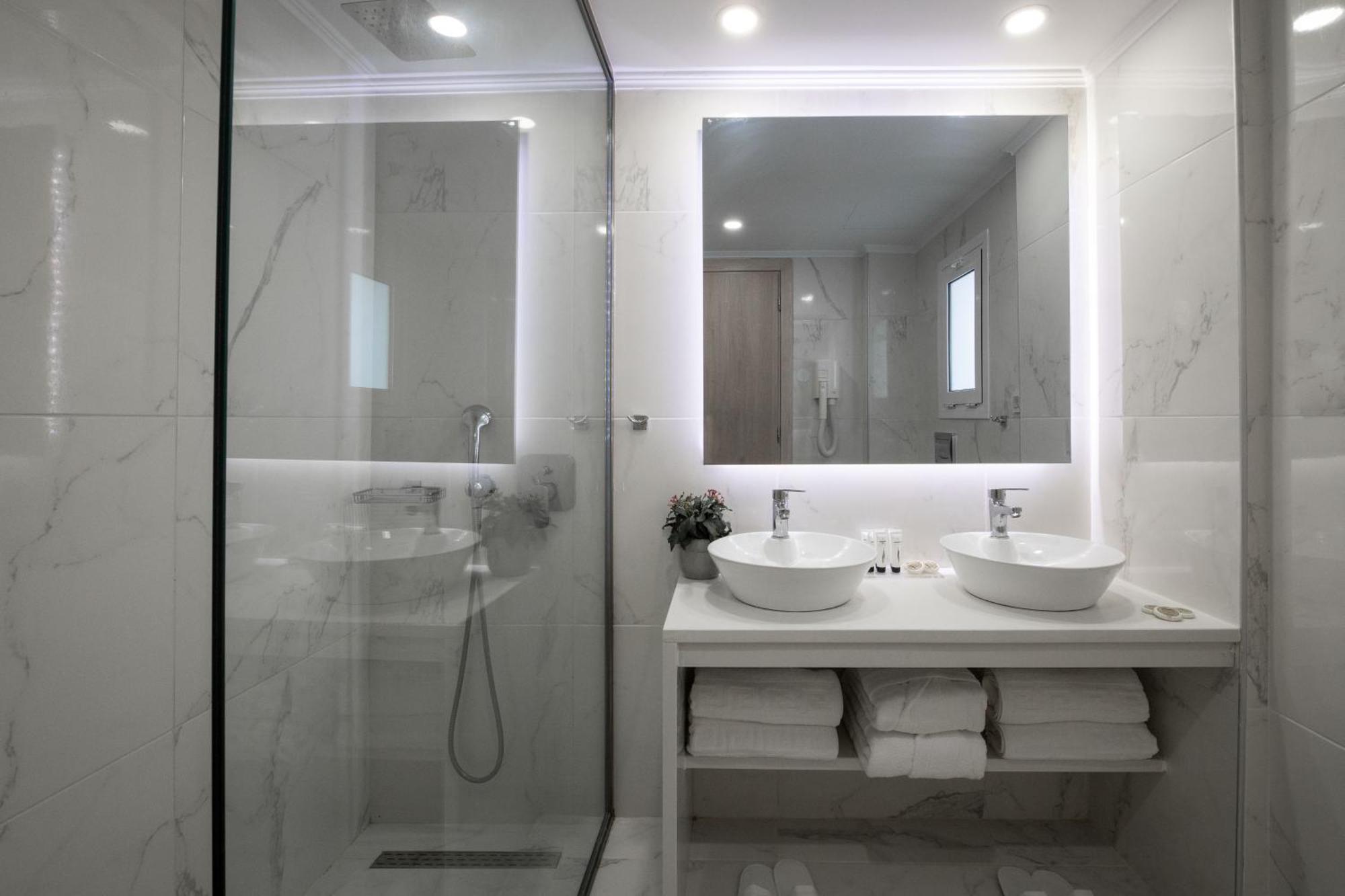 One-Bedroom Suite,1539245623:JPEG