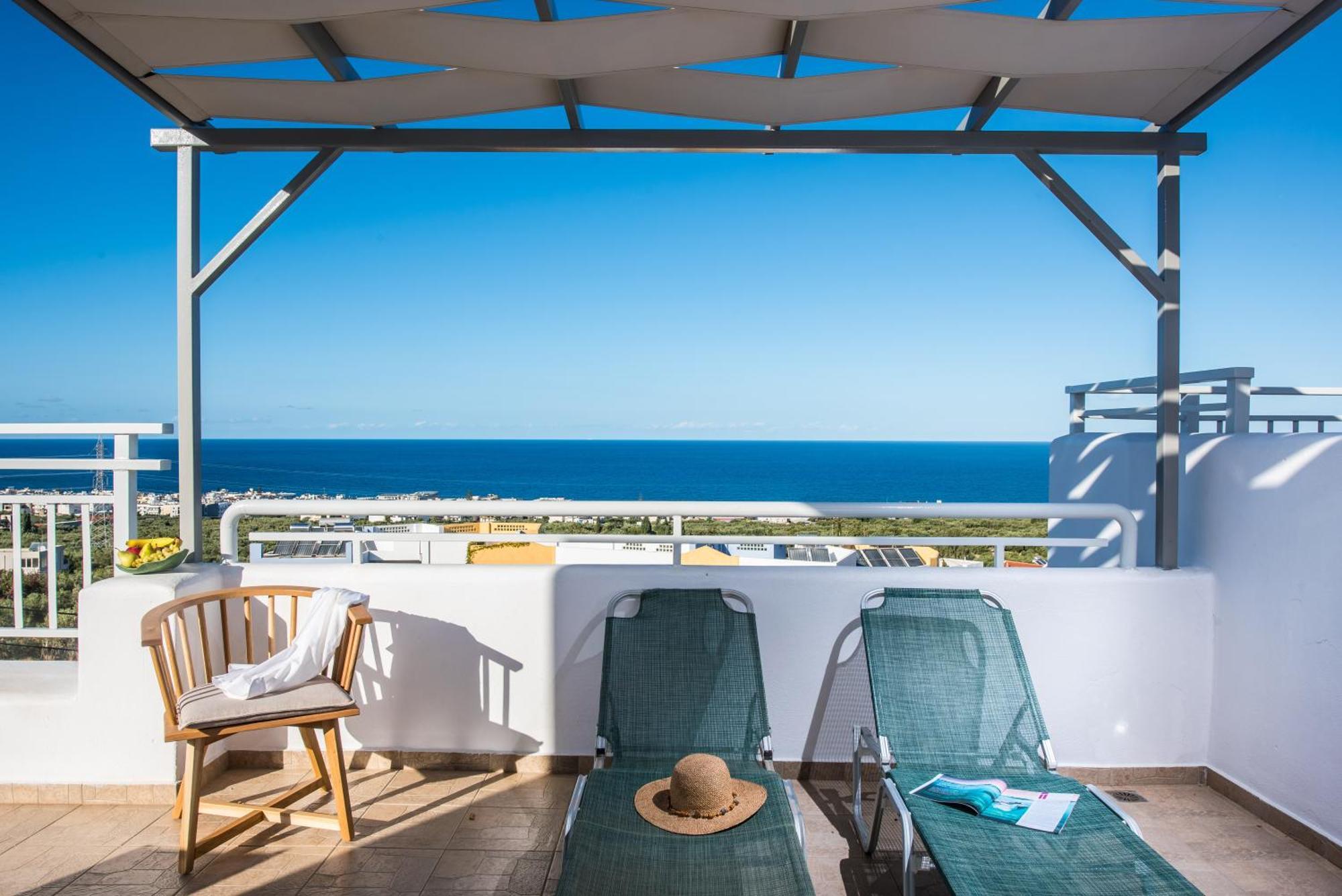 Superior One-Bedroom Apartment Sea View