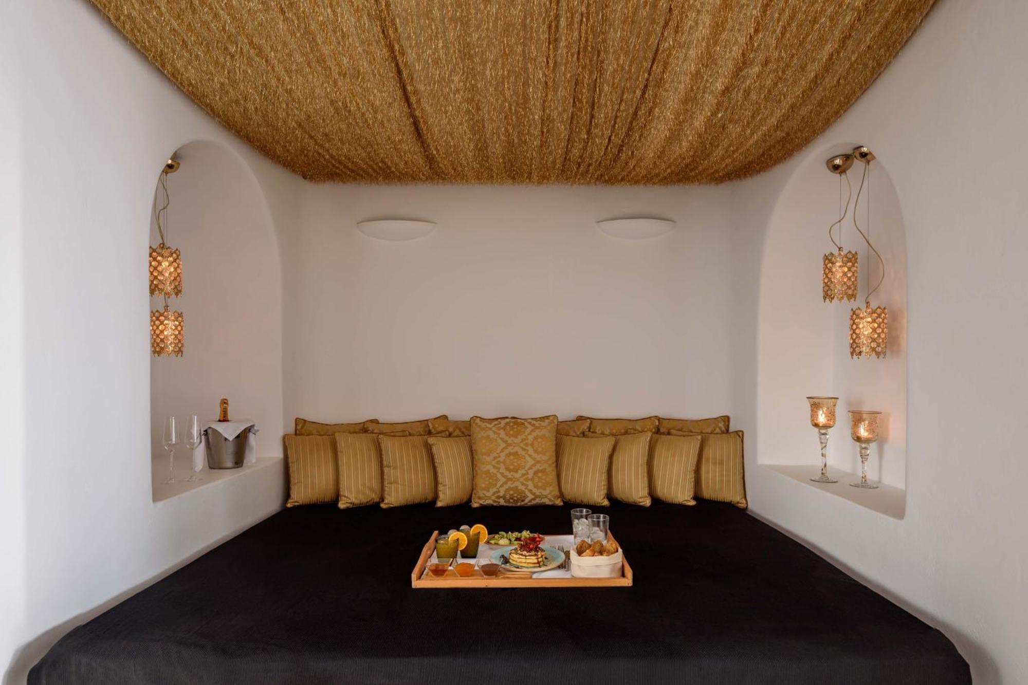 Golden Echo Suite,1214802304:JPEG