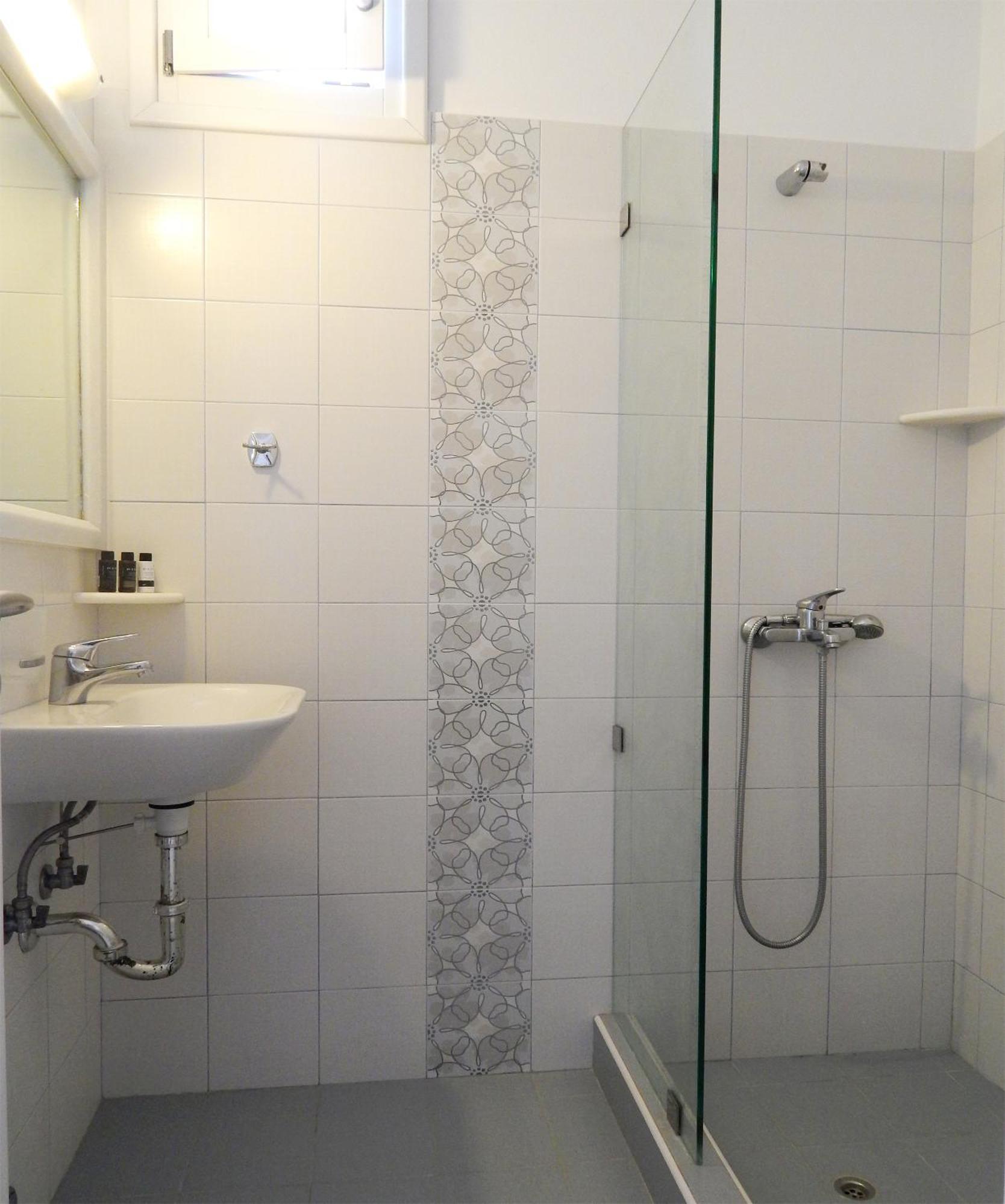 Economy Triple Room