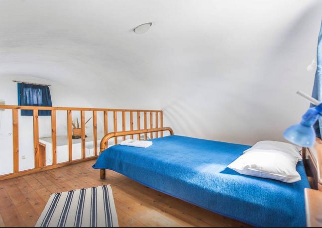 Apartment - Split Level,254886069:JPEG