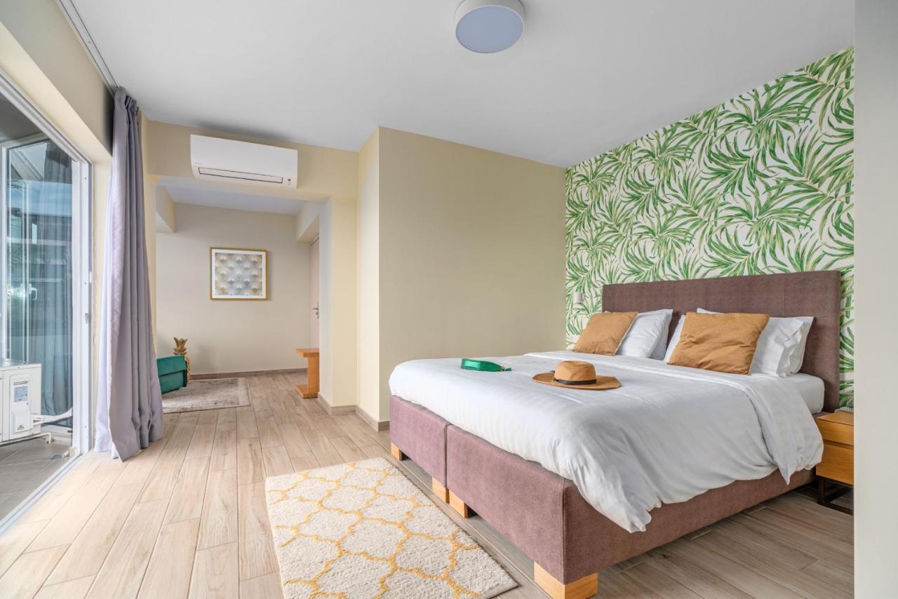 King Suite Balcony & Side Sea View
