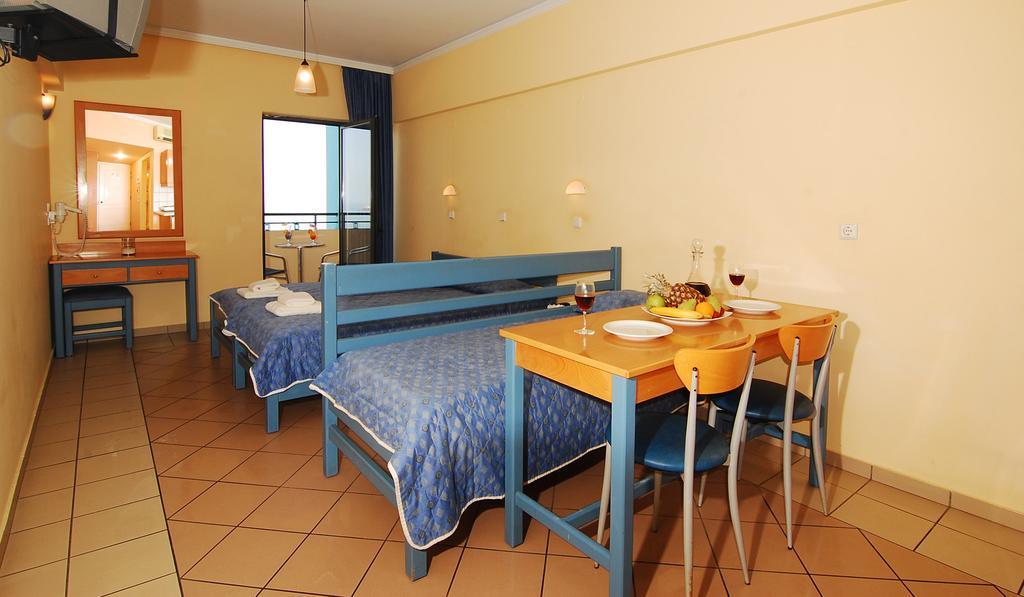 Studio with Sea View,123133711:JPEG