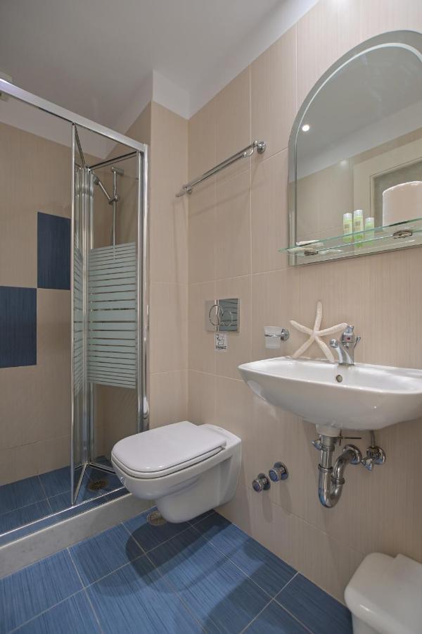 Budget Twin Room,1245224728:JPEG