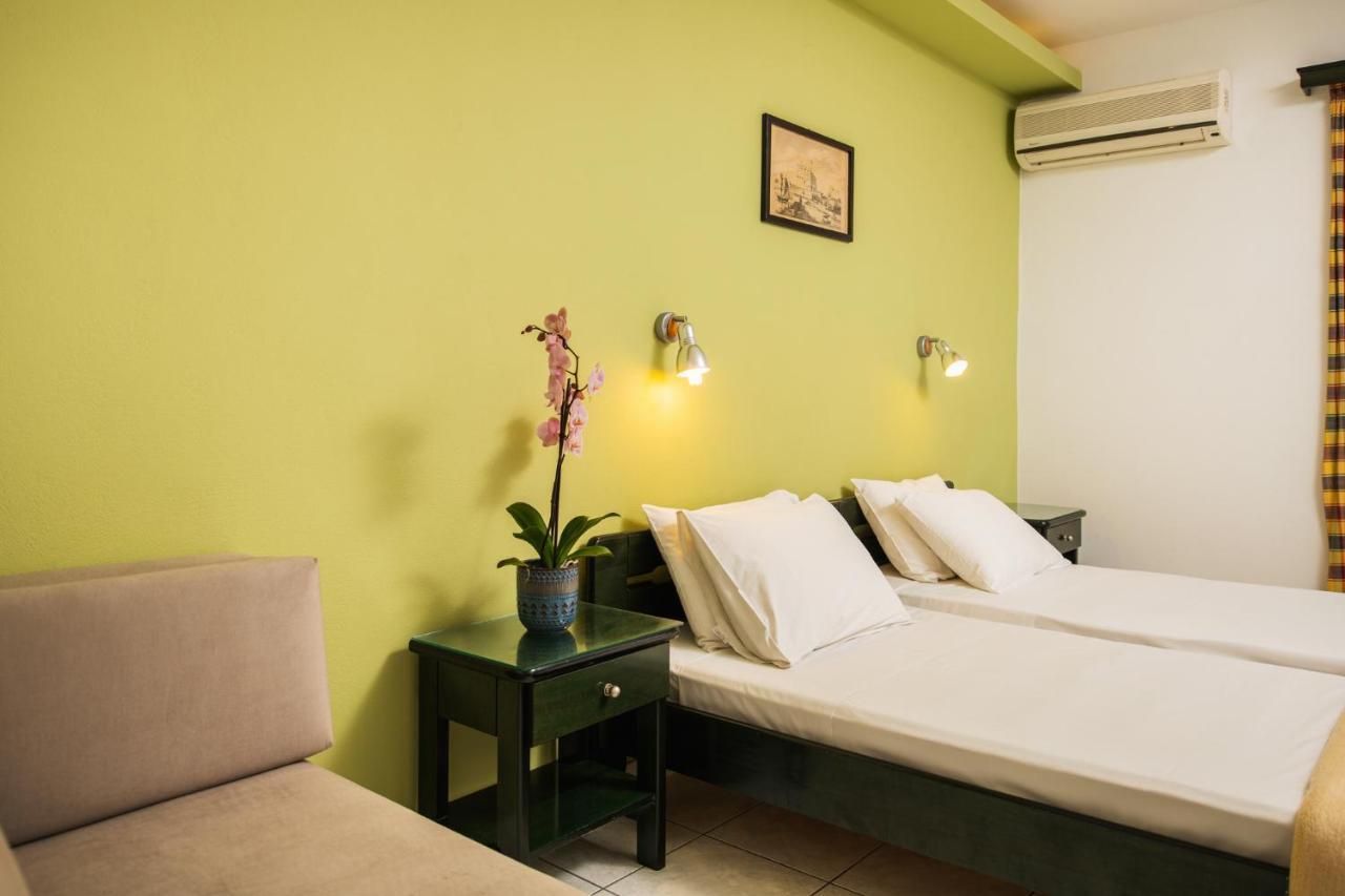 Studio,1246083775:JPEG