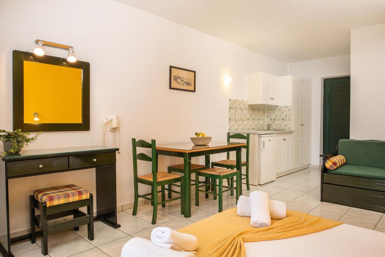 Family Studio,1246087948:JPEG