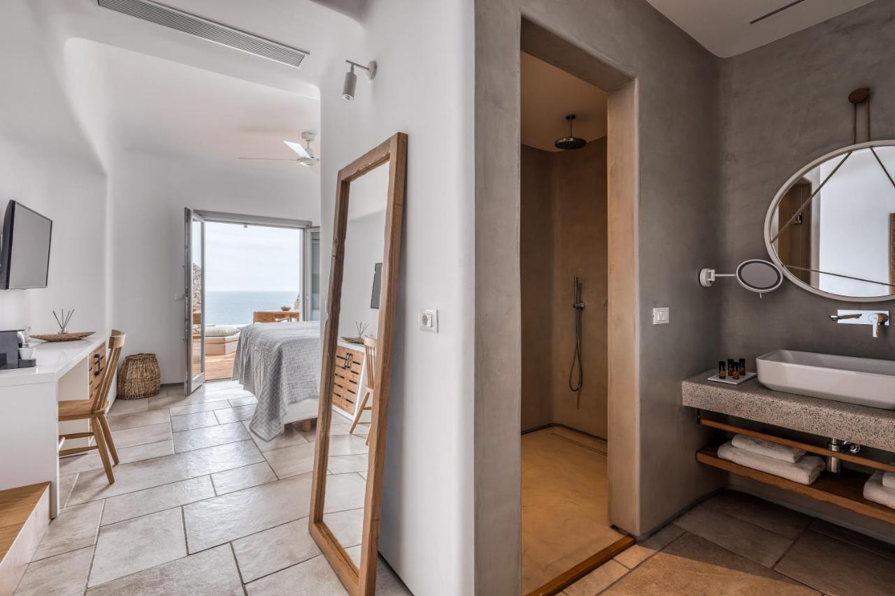 Junior Suite with Private Pool & Sea View