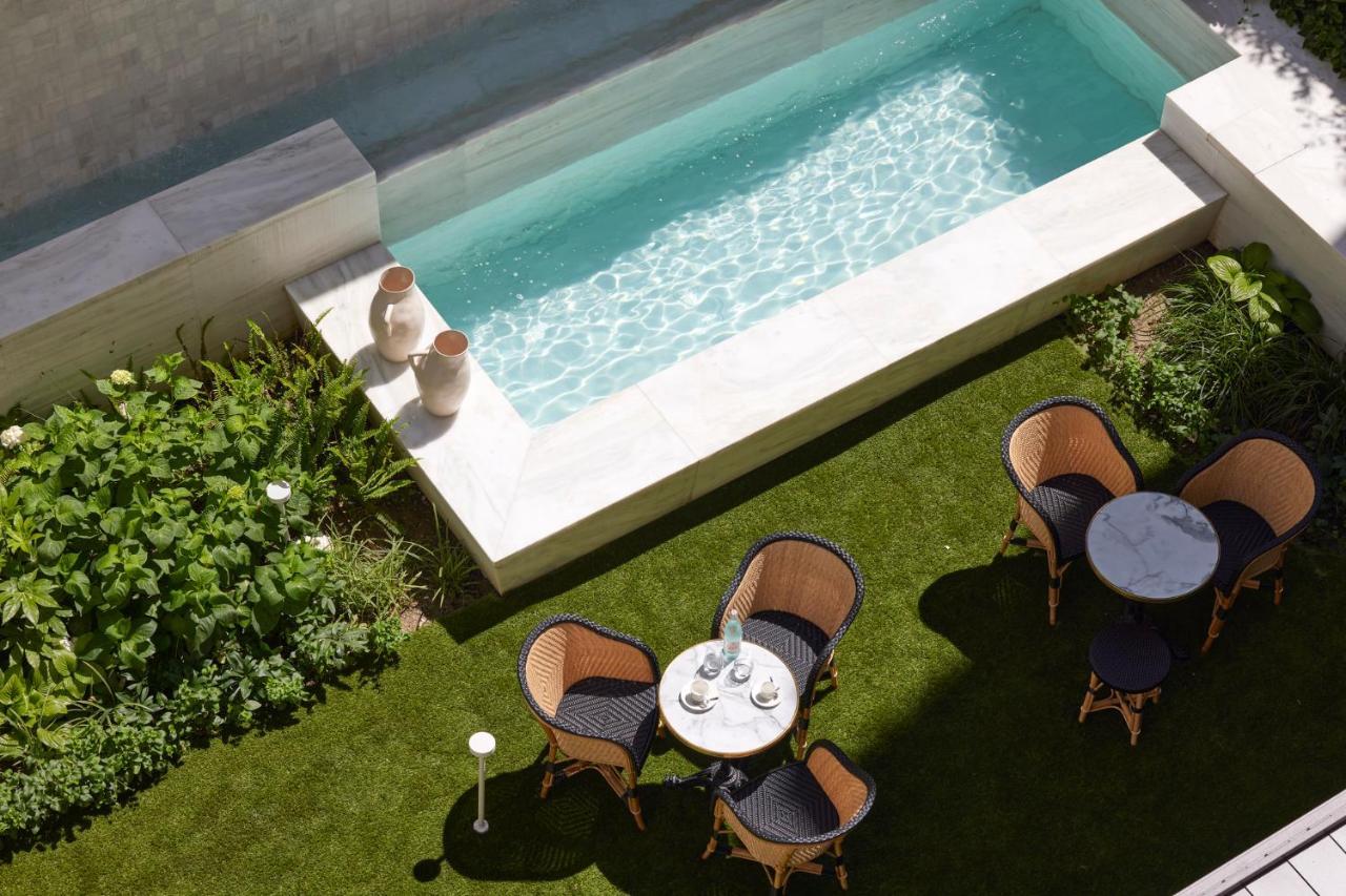 Classic Courtyard Room