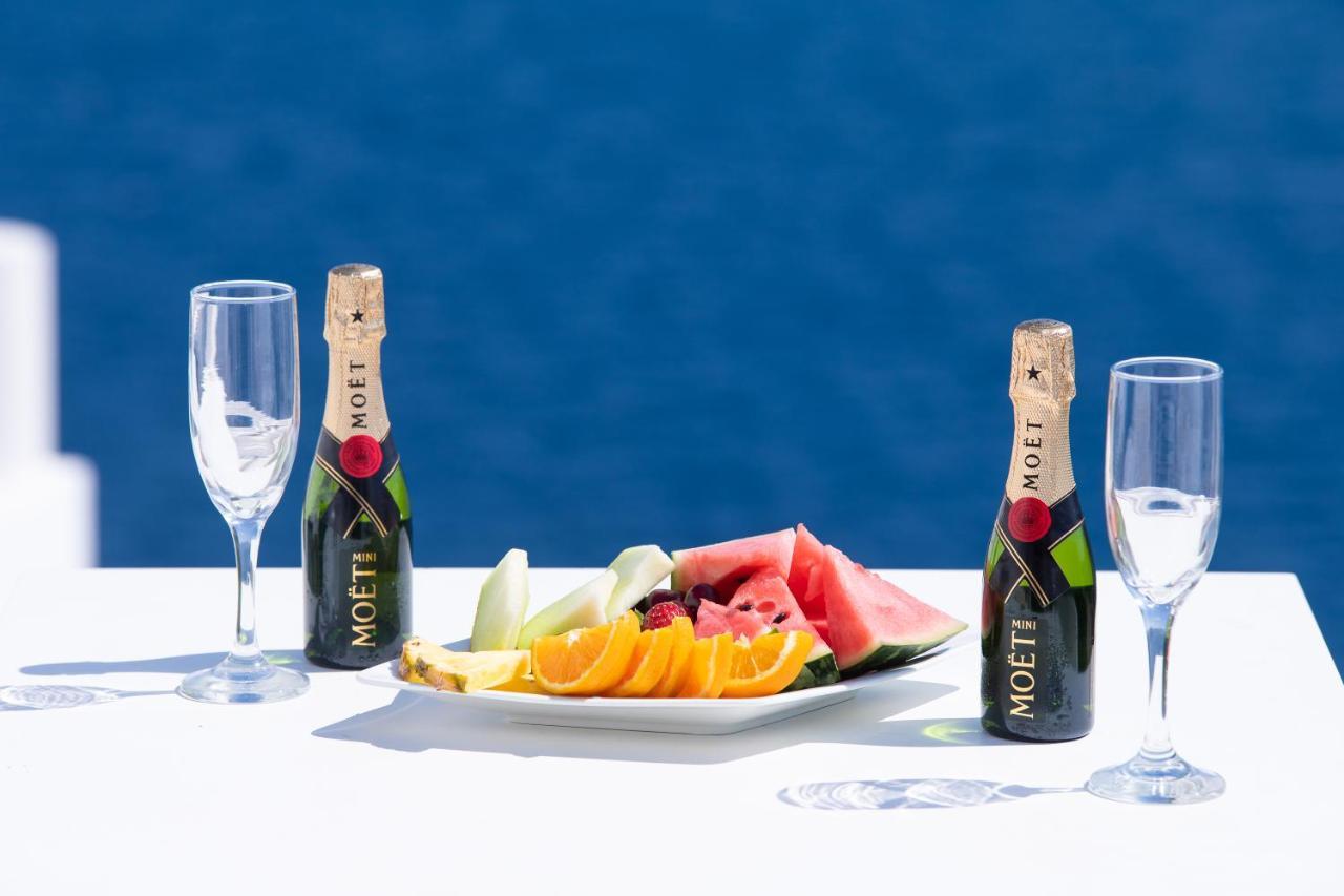 Standard Room with Hot Tub and Caldera View,1260827239:JPEG