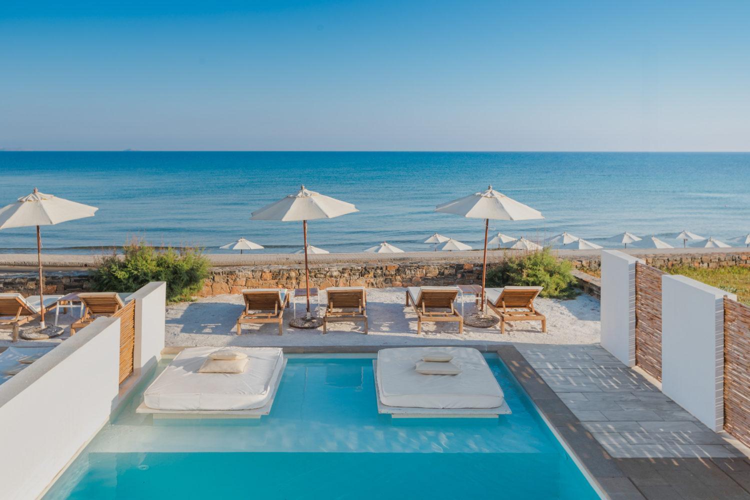 Pool Cool Room Shared Pool & Sea View