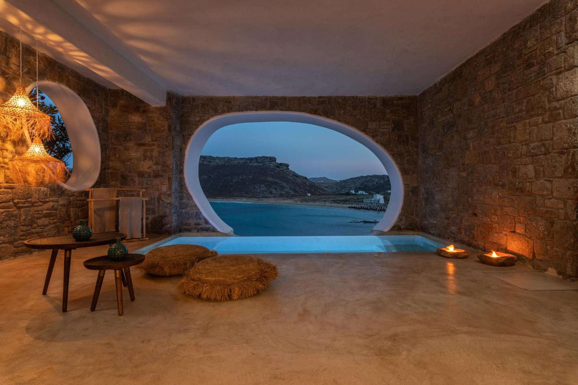 Suite Deluxe avec Piscine Chauffée Privée - Vue sur Baie