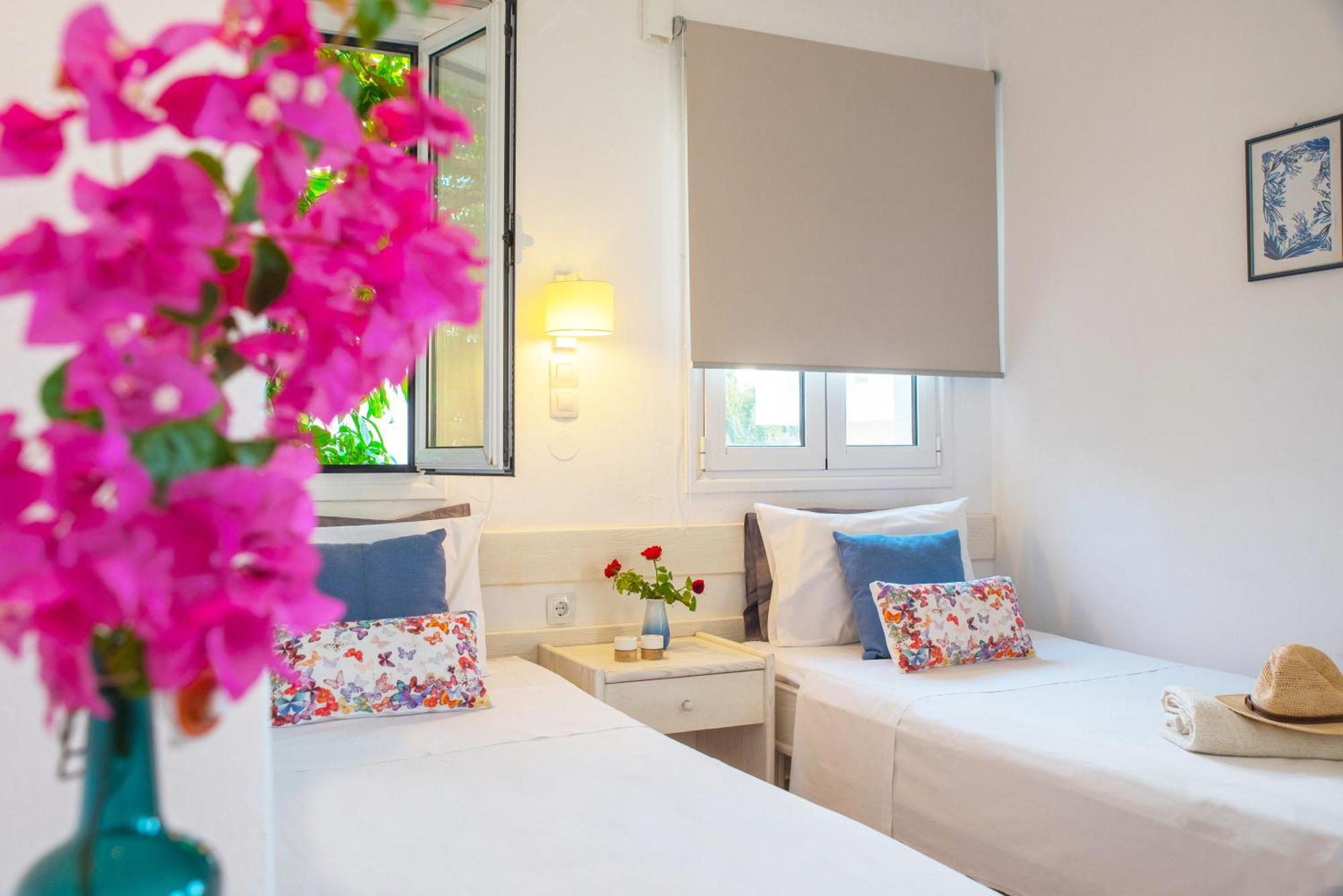 Studio,1273397119:JPEG