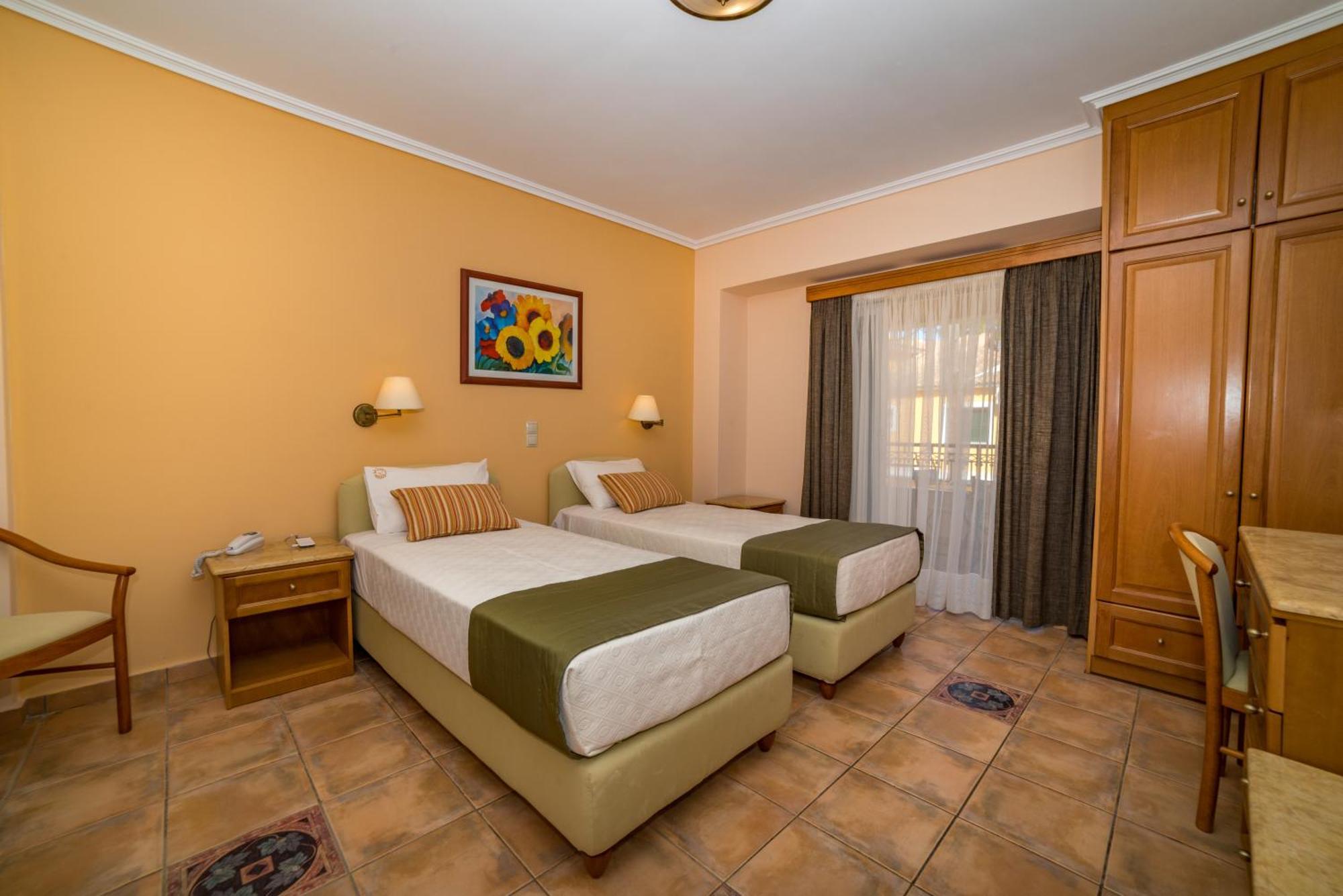 Two-Bedroom Suite Garden View Sea View 2 Guests