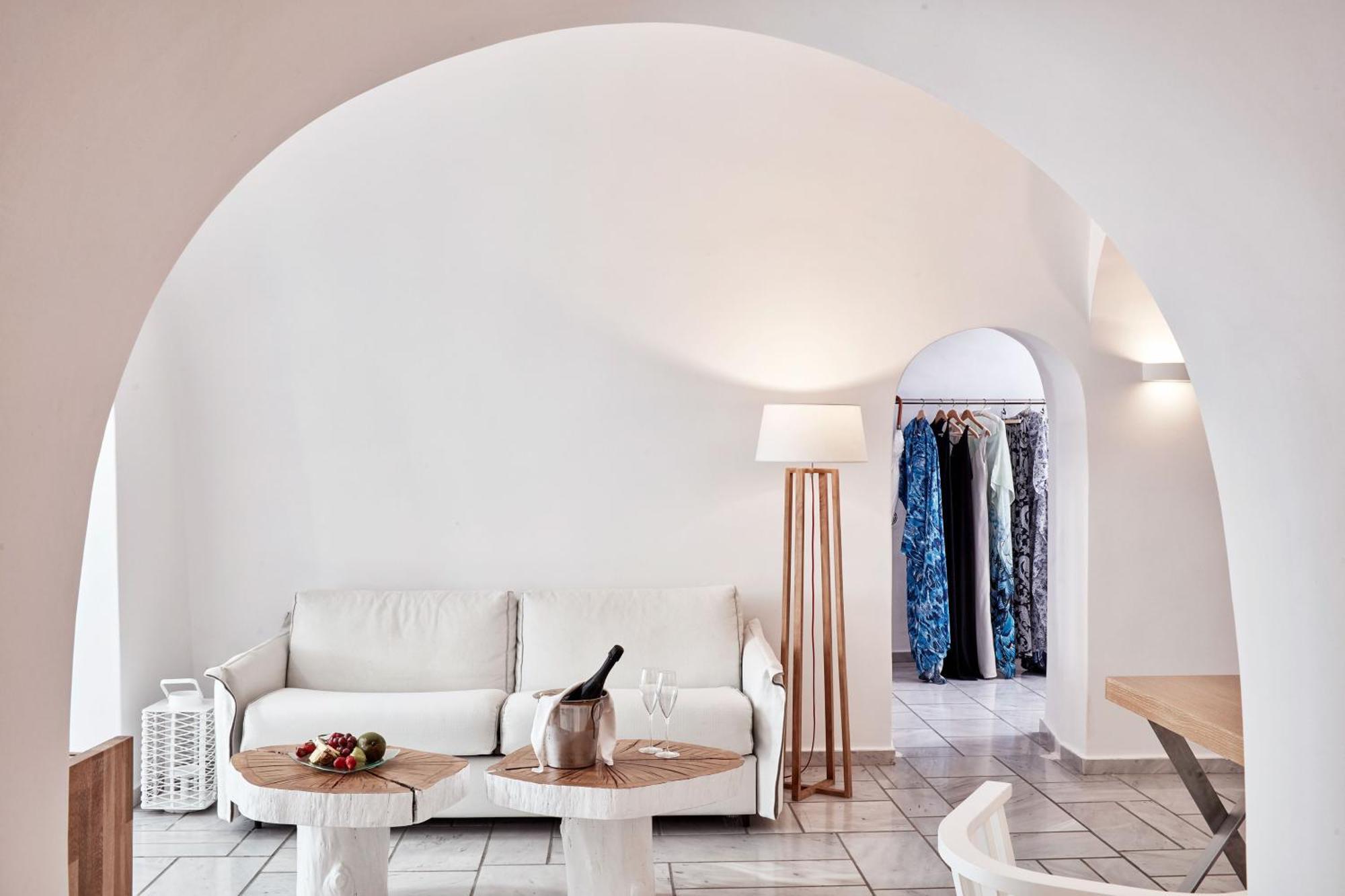 Charisma Cave Pool Suite with Caldera View,1273411879:JPEG