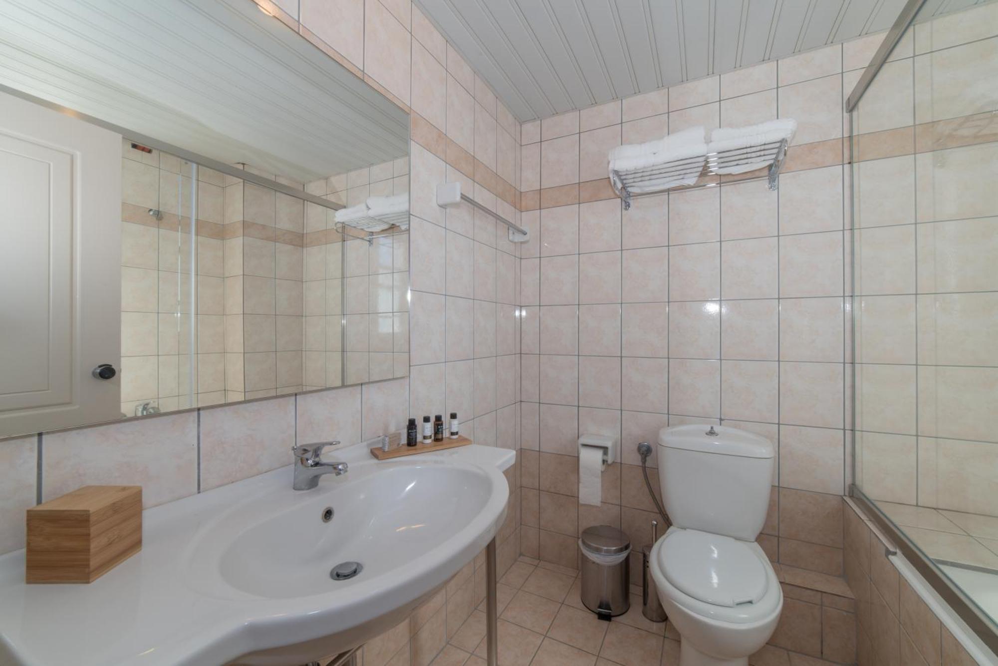 Two-Bedroom Apartment Side Sea View