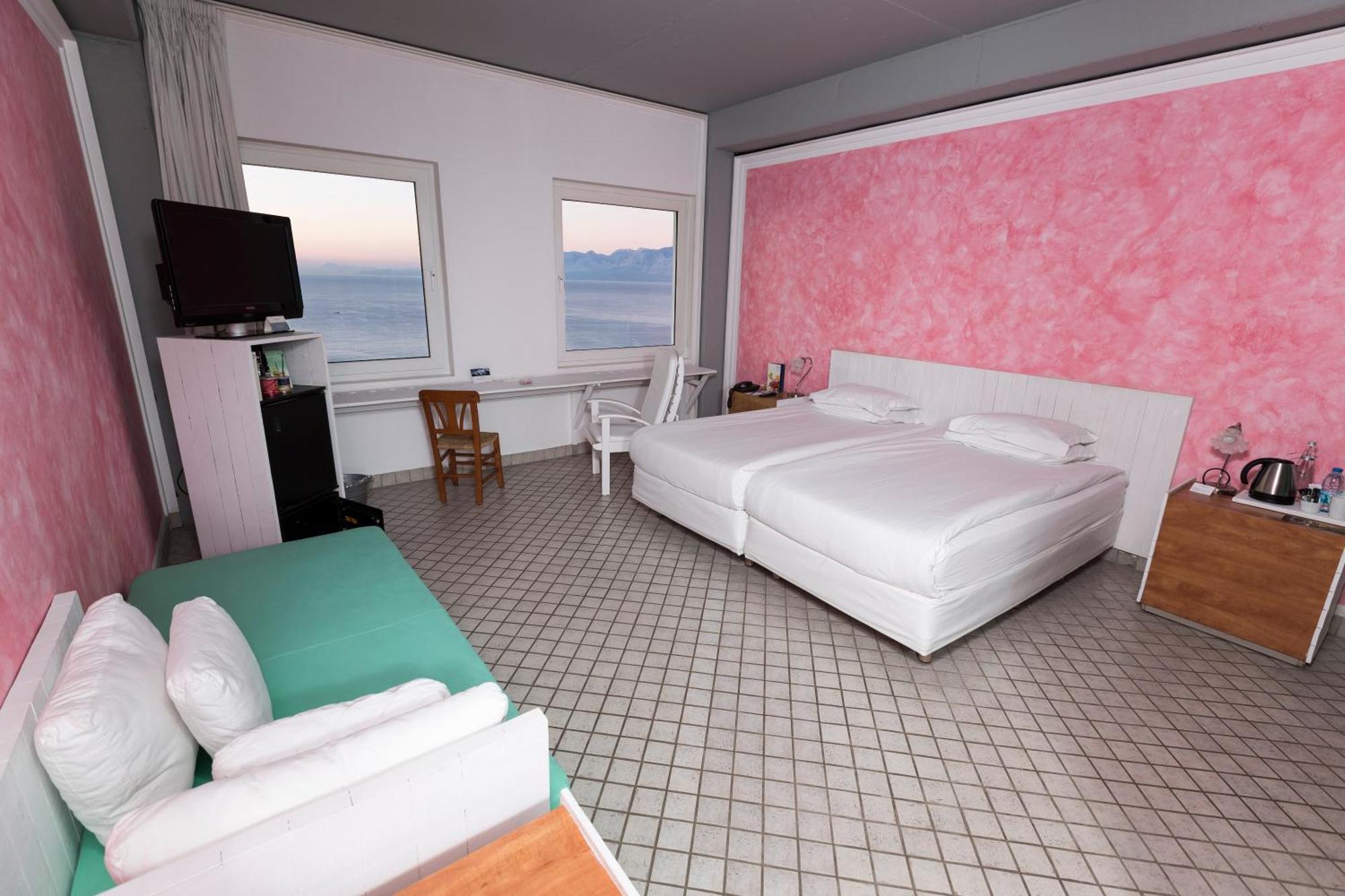 Triple Room,1274954788:JPEG