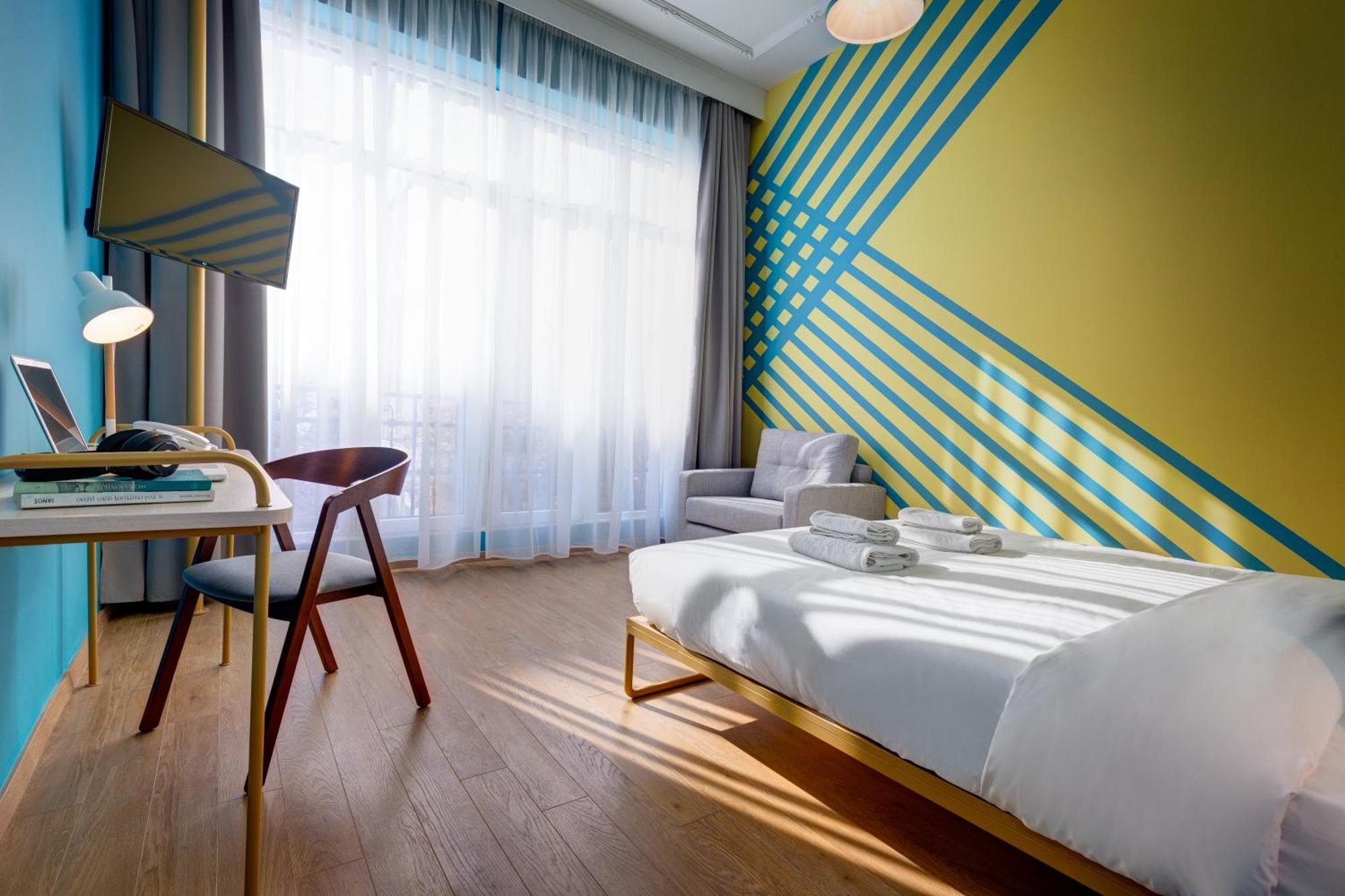 Large Partial Sea View Room