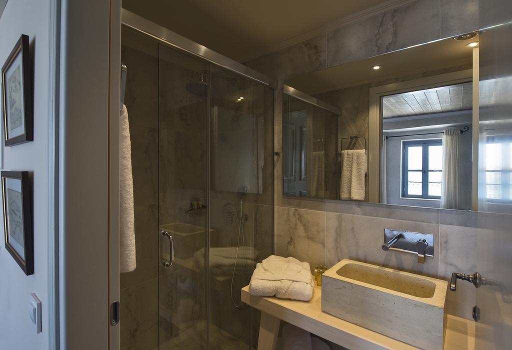 Deluxe room with Sea View and Balcony,128293662:JPEG