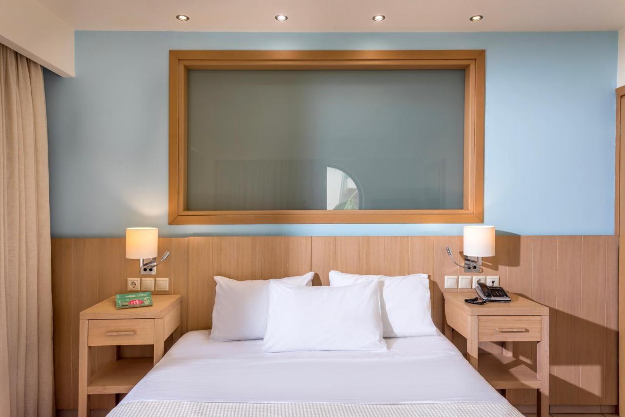 Superior Family Room,1287967267:JPEG