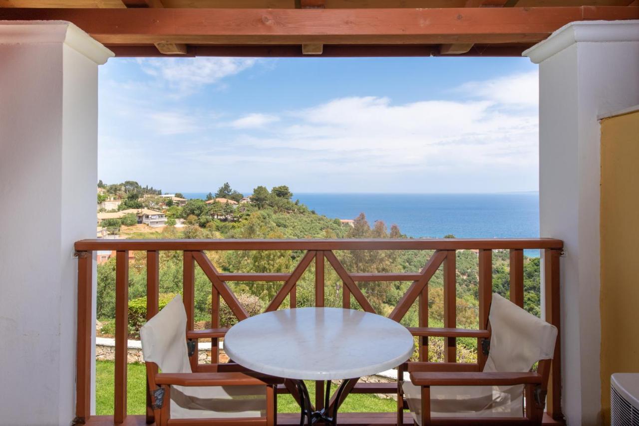 Studio (2 Adults + 1 Child),1293957478:JPEG