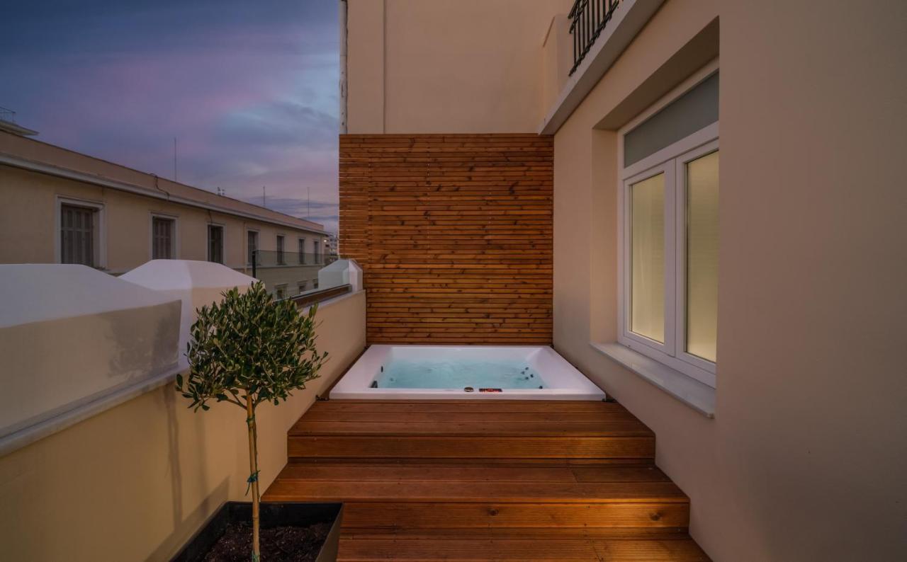 King Suite with Sun Deck & Jacuzzi