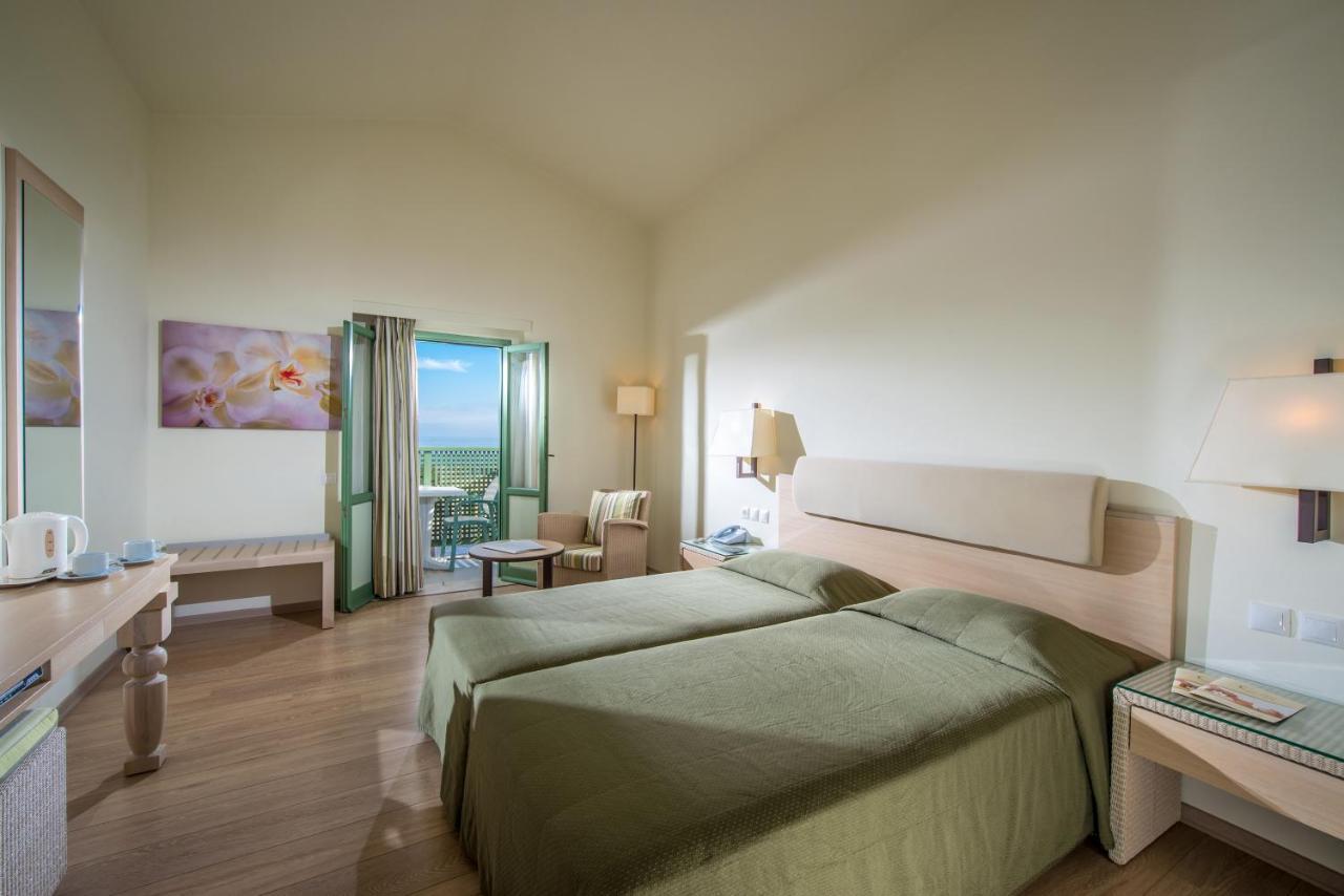 Chambre Double ou Lits Jumeaux - Vue sur Jardin