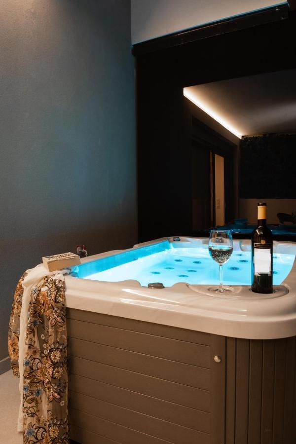One-Bedroom Suite Jacuzzi