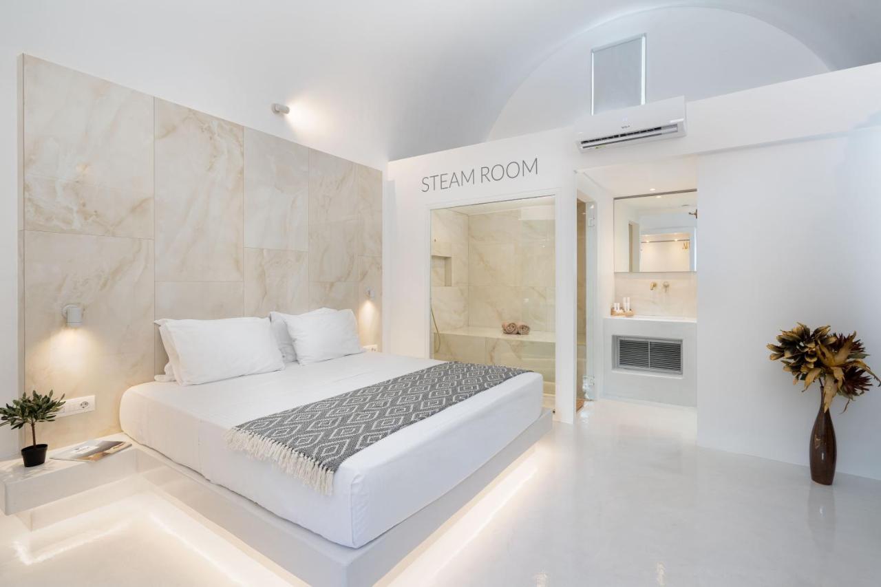 Honeymoon Suite with Sea View, Private Heated Pool & Steam Room - B4