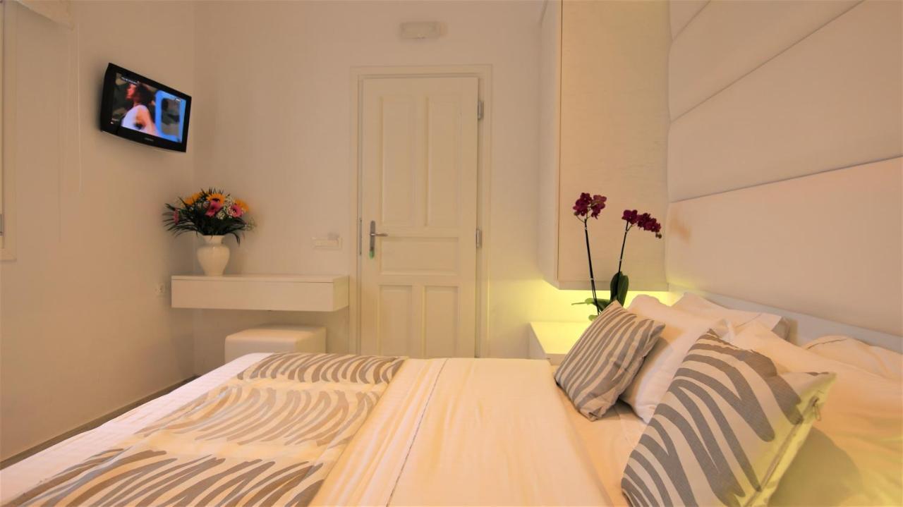 Cozy Double or Twin Room with Common Patio,1664650637:JPEG