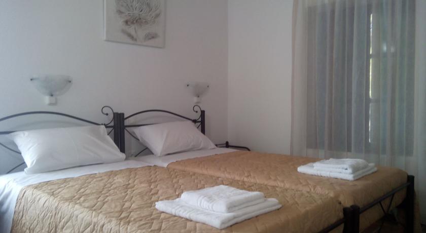 Double or Twin Room with Partial Sea View