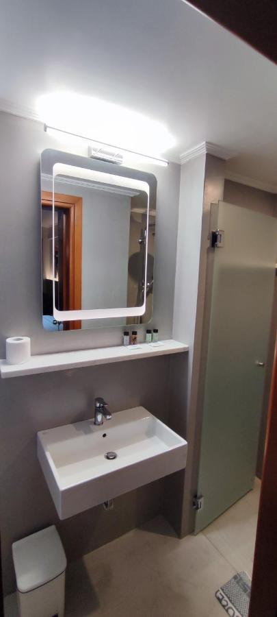 Studio with City View,1359238616:JPEG