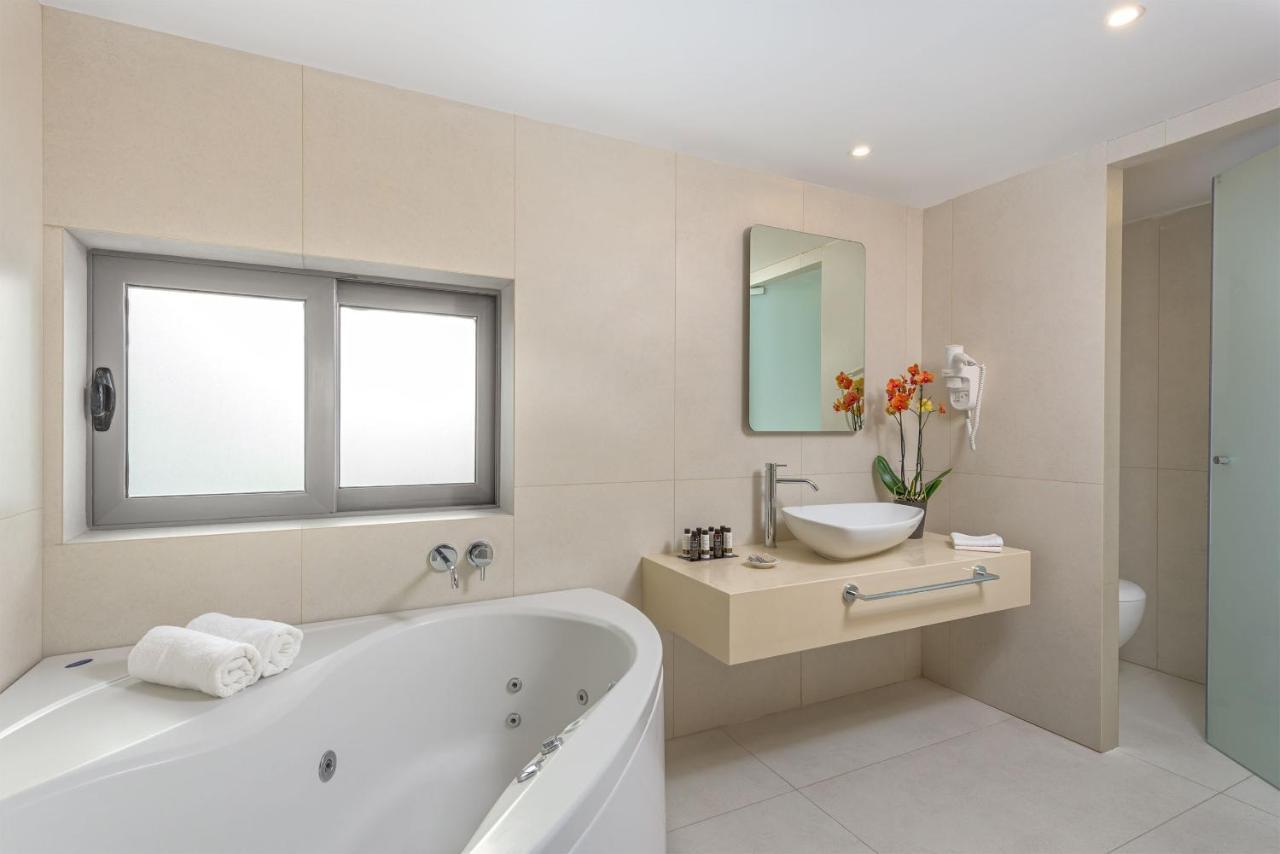 Premium Double Room with Spa Bath and Garden View