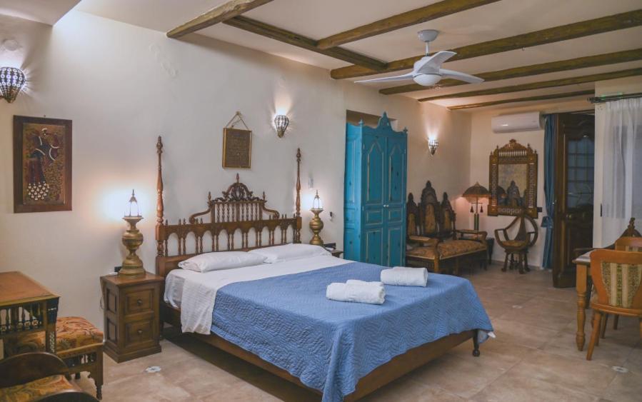 Deluxe Suite with Spa Bath