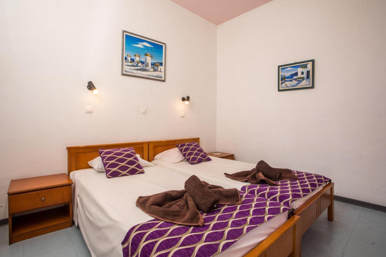 Twin Room,1379482943:JPEG