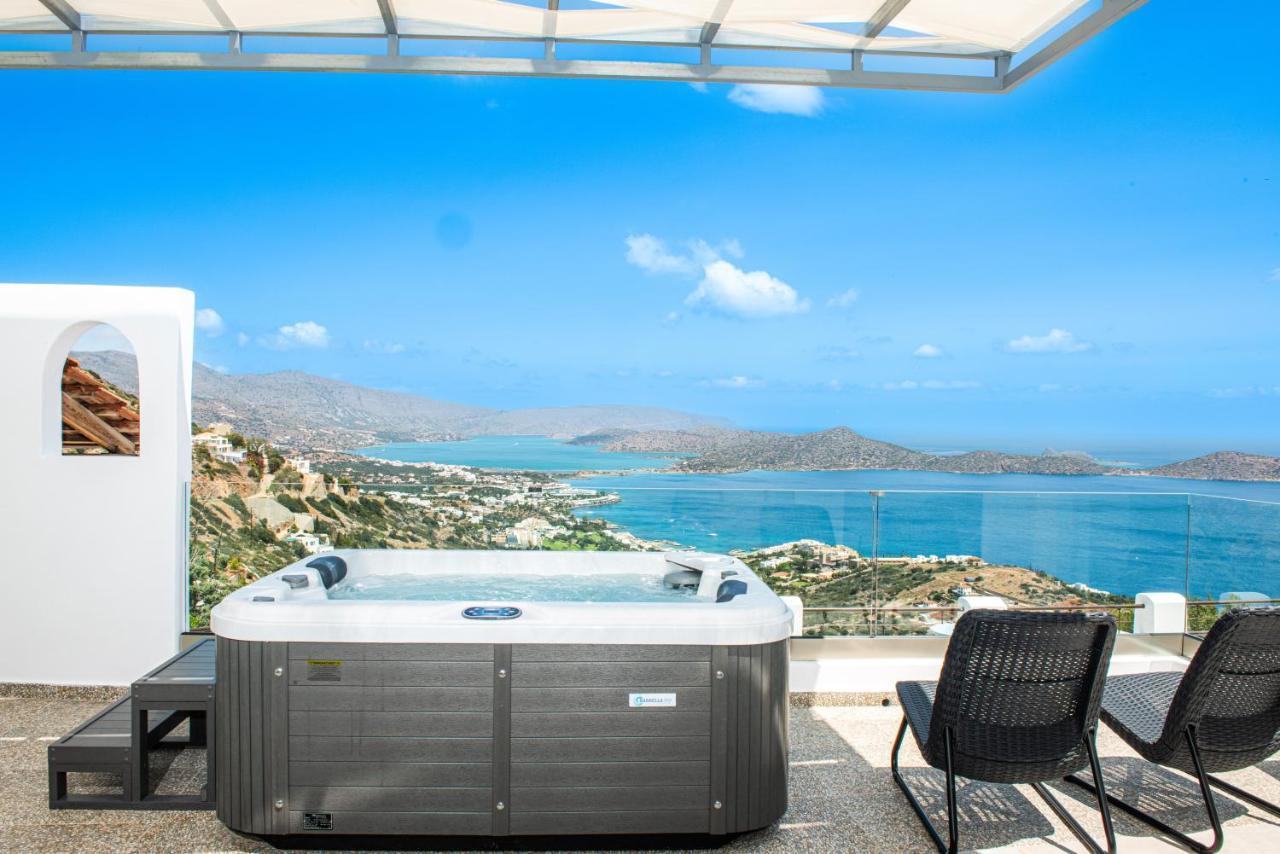 Junior Suite with Private Outdoor Jacuzzi and Sea View