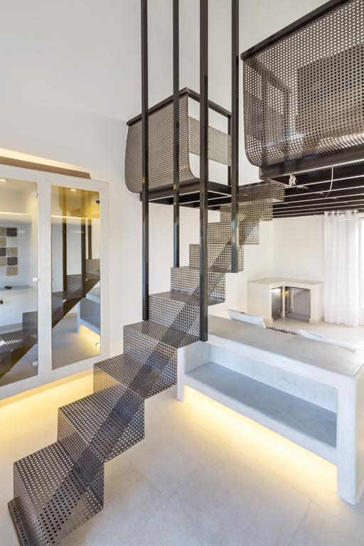 Deluxe Pool Suite