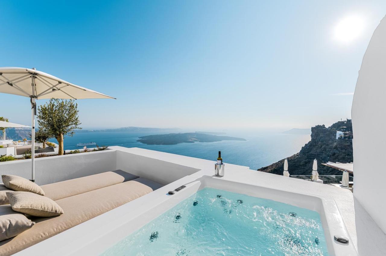 Suite Iconic avec Petites Piscines Intérieures et Extérieures avec Jets Puissants - Vue sur Mer