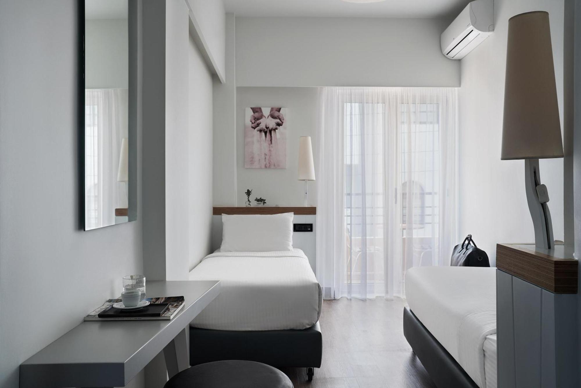 Family Room,1403453327:JPEG