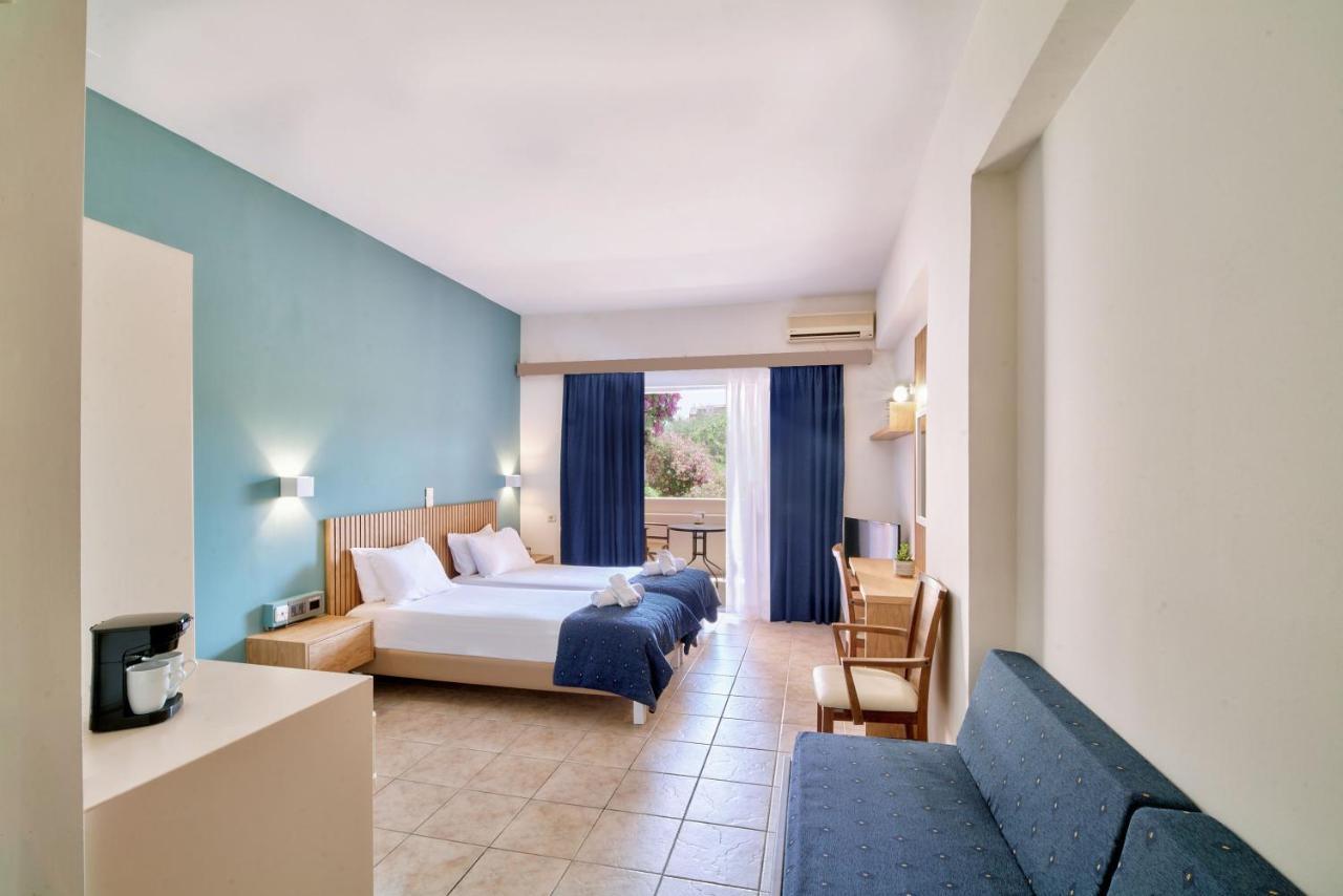 Economy Double Room Garden View Semibasement