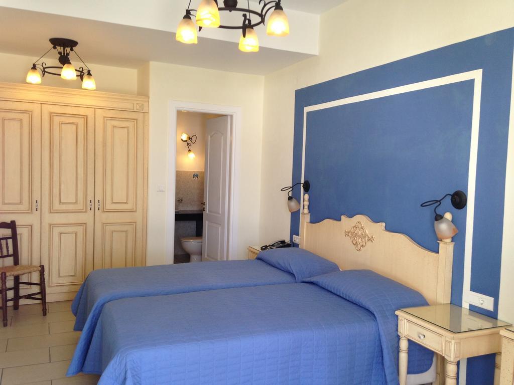 Quarto Econômico com 2 Camas de Solteiro - Sem Vista