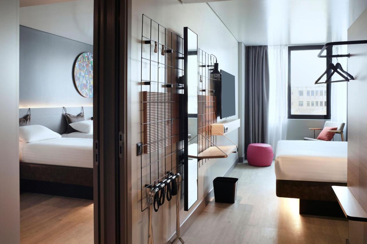 Quarto com Cama Queen-size e Vista Limitada