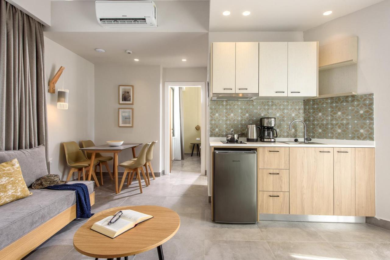 One-Bedroom Apartment Pool Front