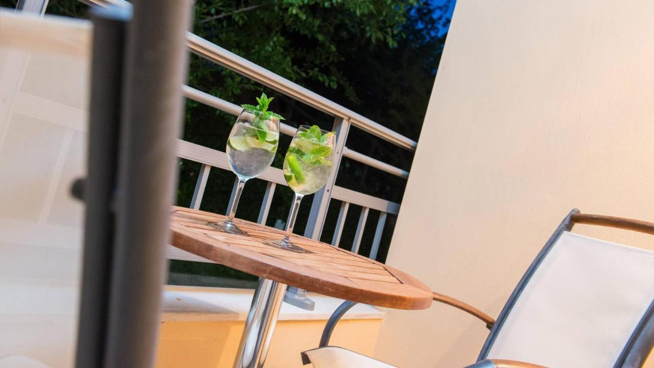 Double Room,1417858332:JPEG