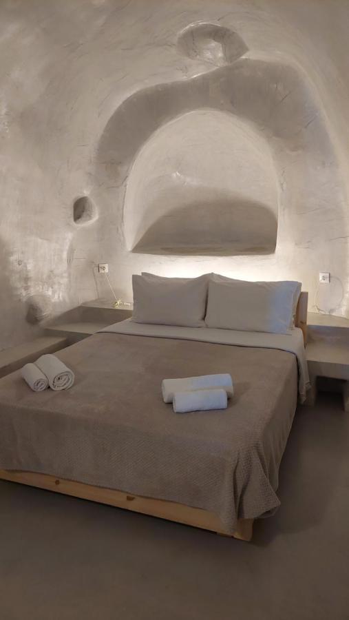 Traditional Cave House with Caldera View (3 Adults),1557534706:JPEG