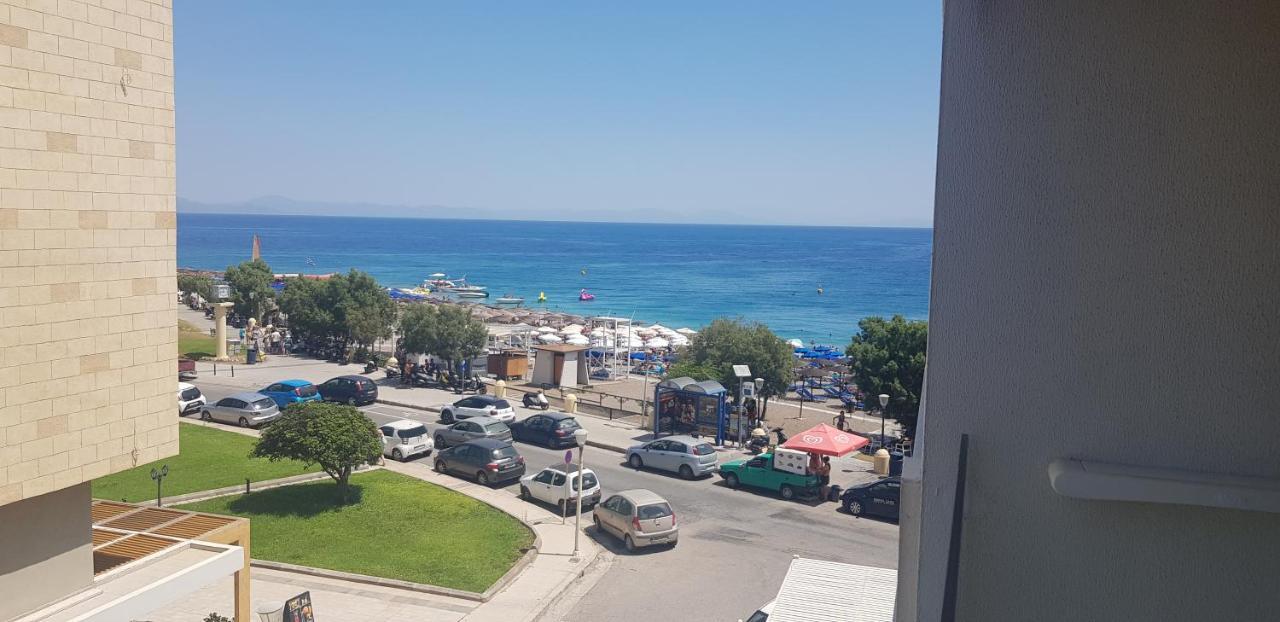 Double or Twin Room with Partial Sea View,1428226852:JPEG