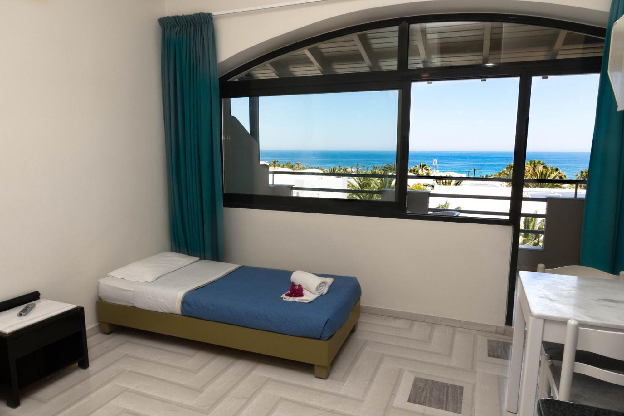 One-Bedroom Apartment Sea View,1436593435:JPEG