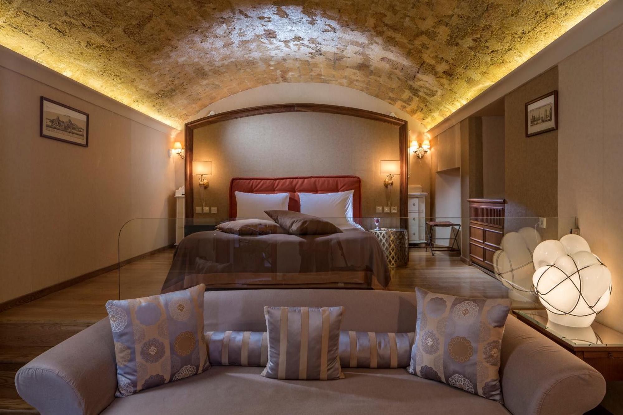 Deluxe Family Suite